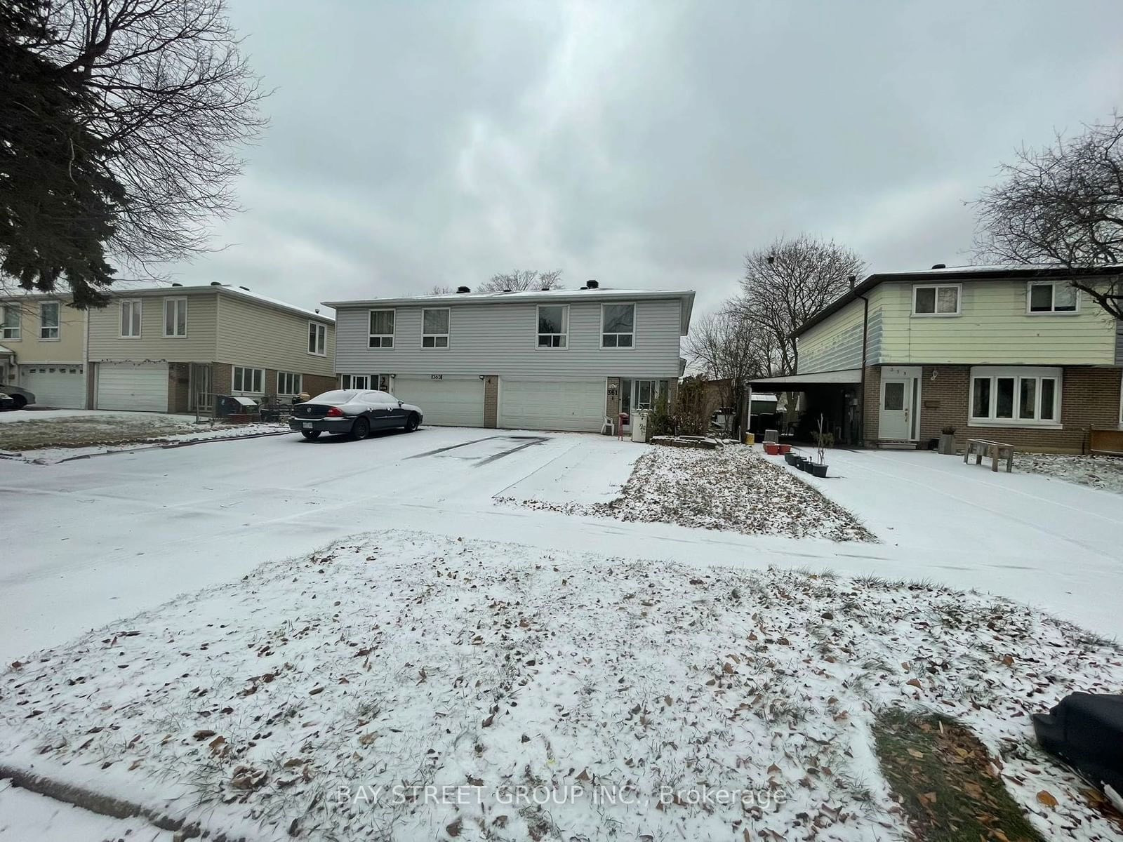 Semi-Detached House for lease at 361 Hollyberry Trail, Toronto, Hillcrest Village, M2H 2P5 - MLS: C11901185