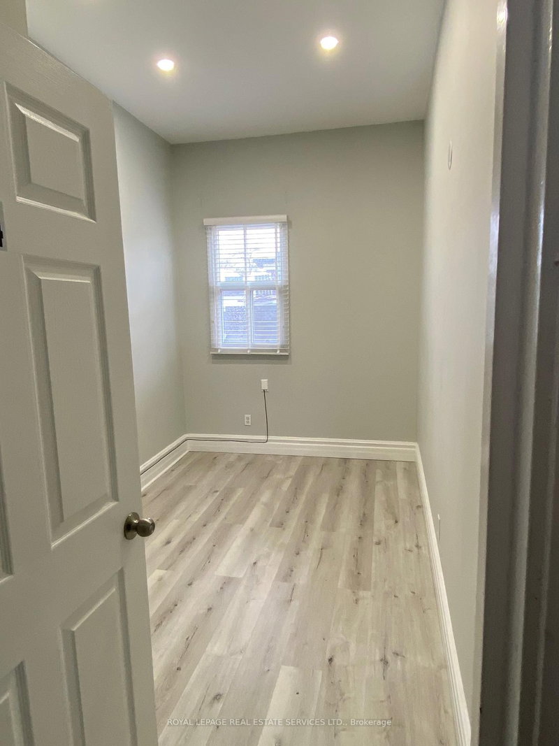 304 - 206 Carlton St, Toronto, M5A 2L1 | Image 2