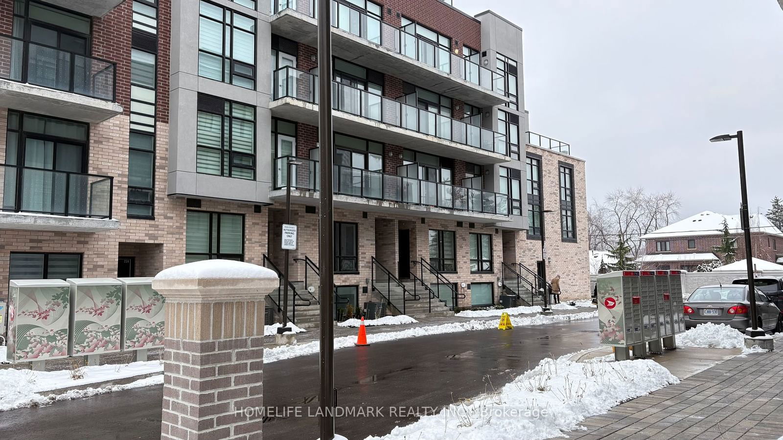 Townhouse leased at TH 33-861 Sheppard Avenue, Toronto, Clanton Park, M3H 0E9 - MLS: C11901881