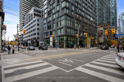 Unit 602 — 101 Peter St, Toronto - Waterfront Communities C1 image-0-4