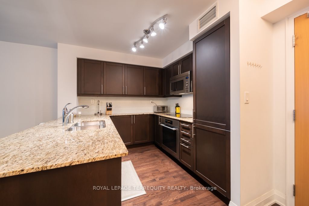 Condo for lease at 302-1 Bedford Road, Toronto, Annex, M5R 2B5 - MLS: C11902863