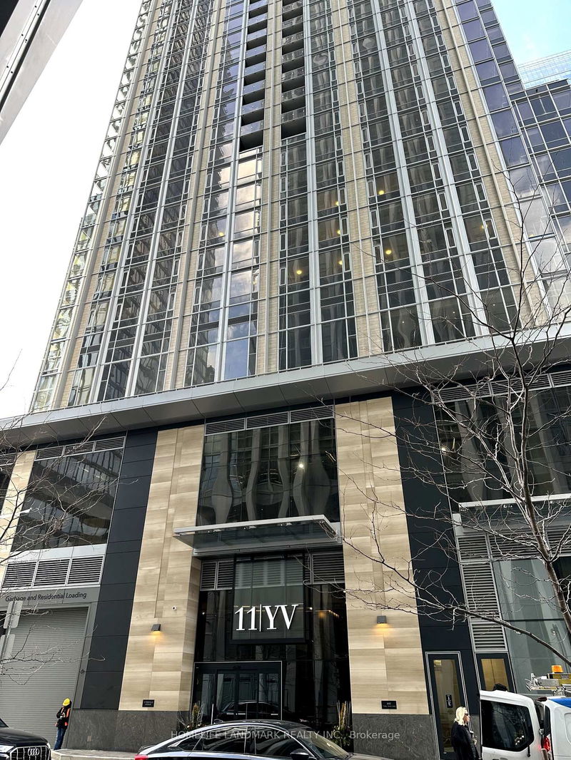 home for lease on 1605-11 Yorkville Avenue