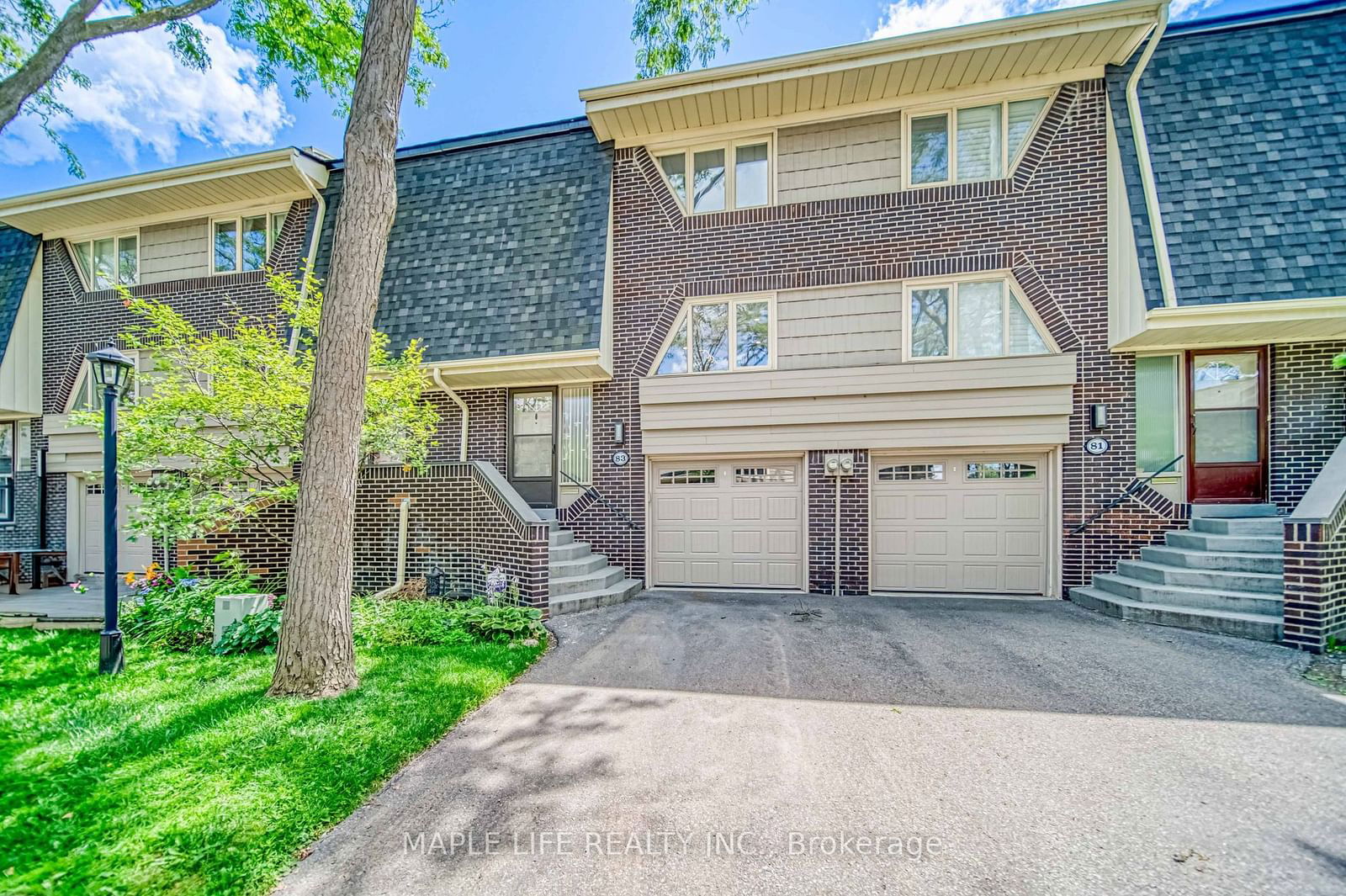 Townhouse for sale at 83 Flaming Rose Way, Toronto, Willowdale East, M2N 5W8 - MLS: C11903195