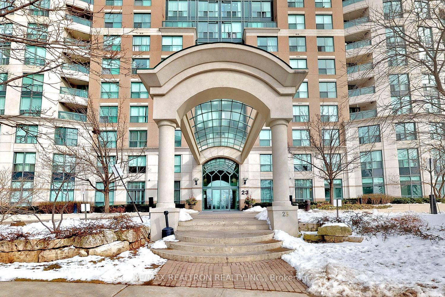 Condo leased at 910-23 Lorraine Drive, Toronto, Willowdale West, M2N 6Z6 - MLS: C11903385