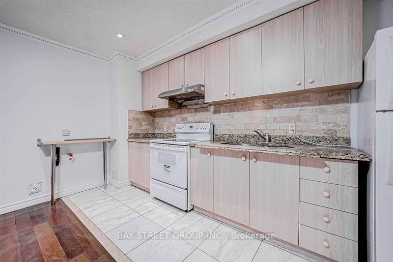 home for lease on 639 A Dupont Street