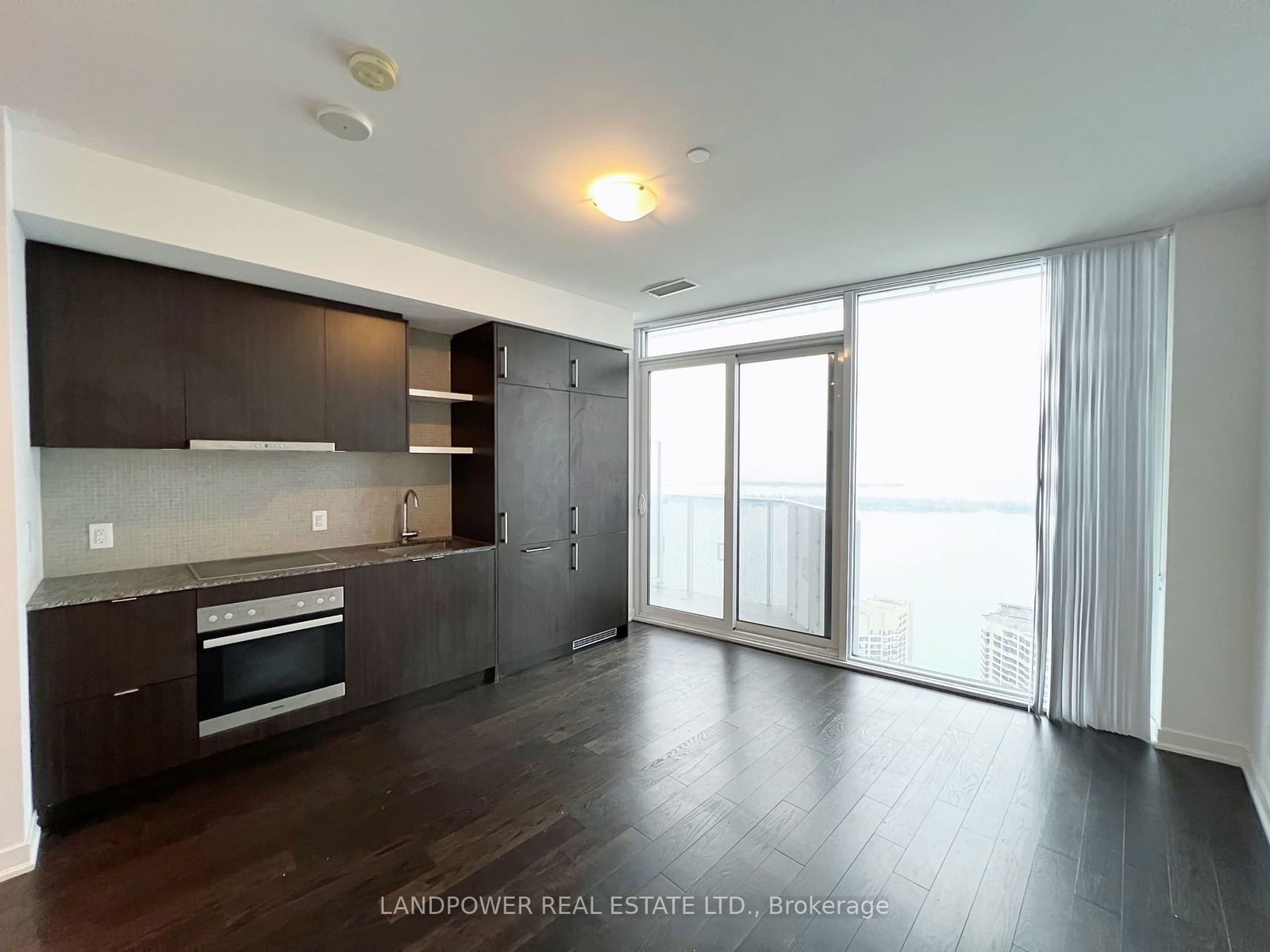 Condo leased at 5908-100 Harbour Street, Toronto, Waterfront Communities C1, M5J 0B5 - MLS: C11903882