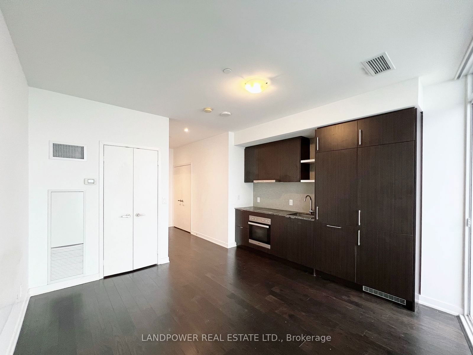 Condo leased at 5908-100 Harbour Street, Toronto, Waterfront Communities C1, M5J 0B5 - MLS: C11903882