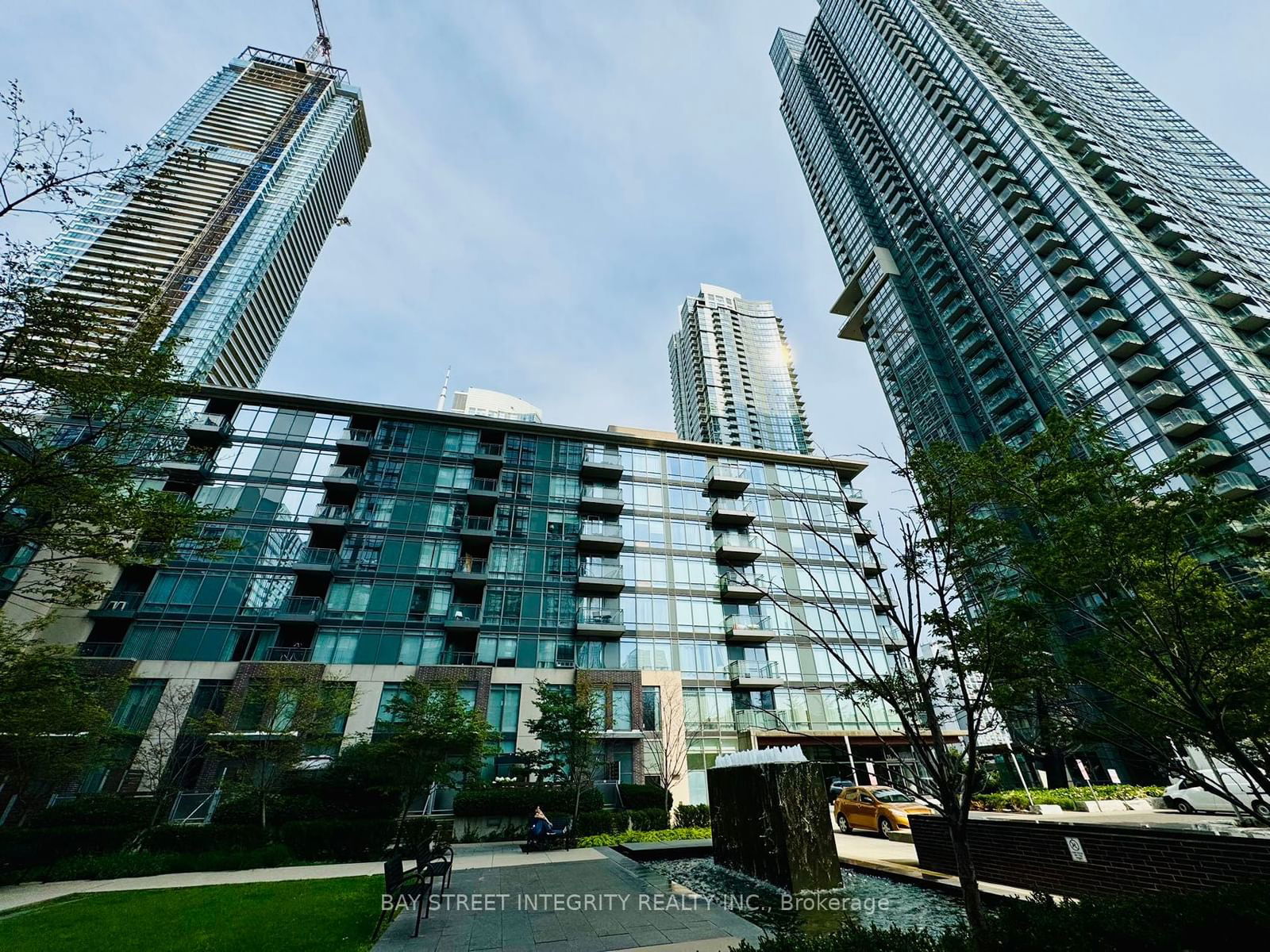 Condo leased at 812-15 Brunel Court, Toronto, Waterfront Communities C1, M5V 3Y6 - MLS: C11905276