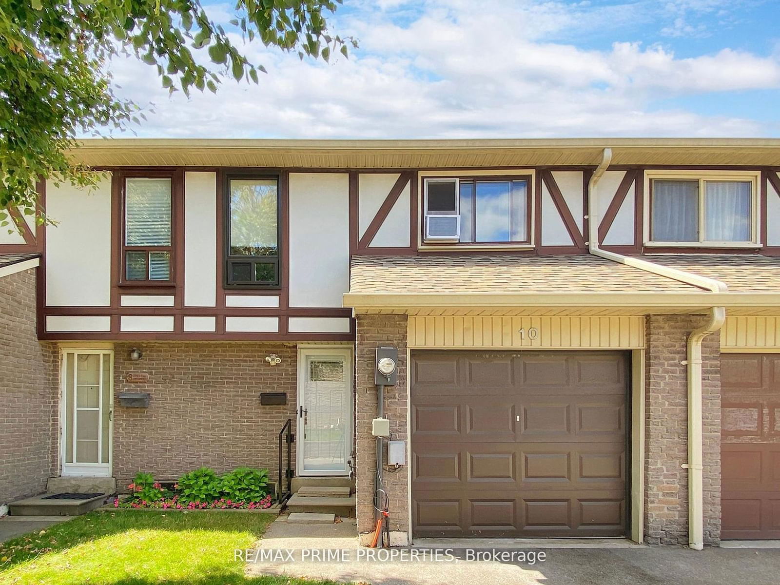 Townhouse sold at 10 Crest Fern Way, Toronto, Don Valley Village, M2J 4R7 - MLS: C11905620