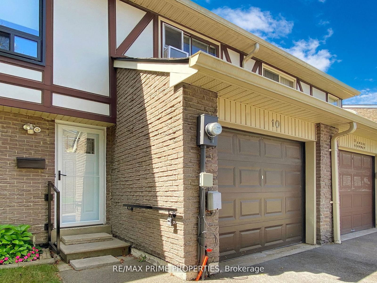 Townhouse sold at 10 Crest Fern Way, Toronto, Don Valley Village, M2J 4R7 - MLS: C11905620