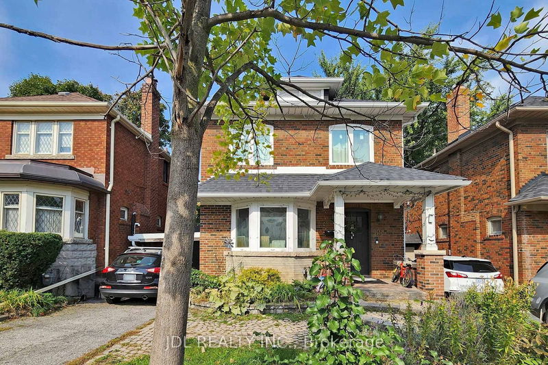 home for lease on Bsmt-88 Lawrence Avenue E