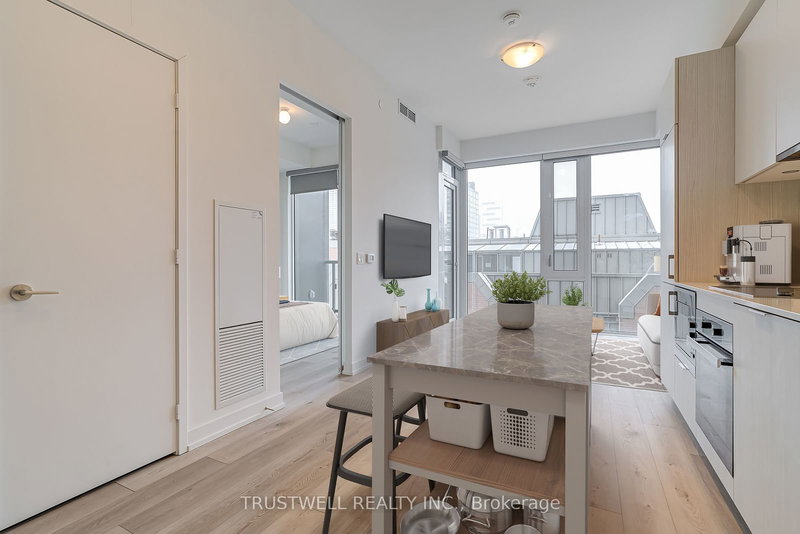 1004 - 158 Front St E, Toronto, M5A 0K9 | Image 3