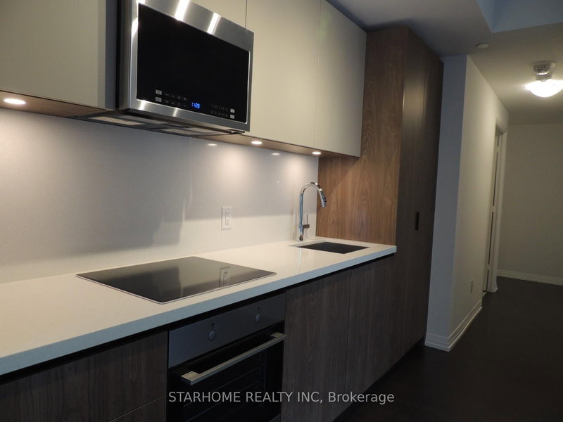 809 - 8 Widmer St, Toronto, M5V 0W6 | Image 2