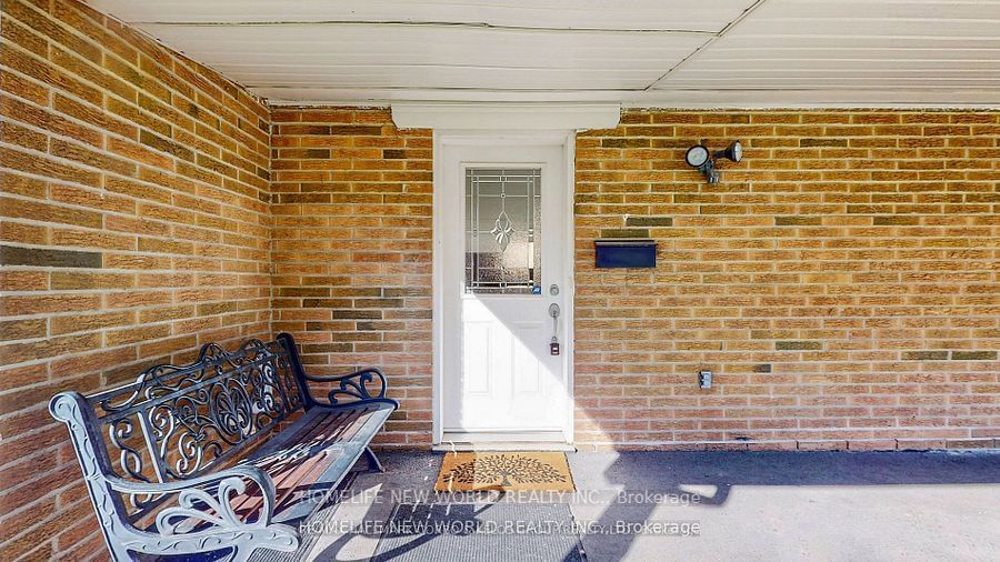 Detached House for lease at upper-22 Lisburn Crescent, Toronto, Don Valley Village, M2J 2Z5 - MLS: C11906714