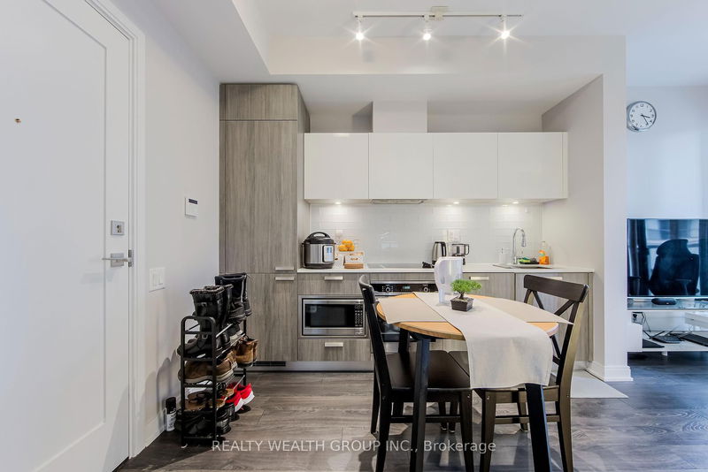 home for lease on 1604-50 Charles Street E