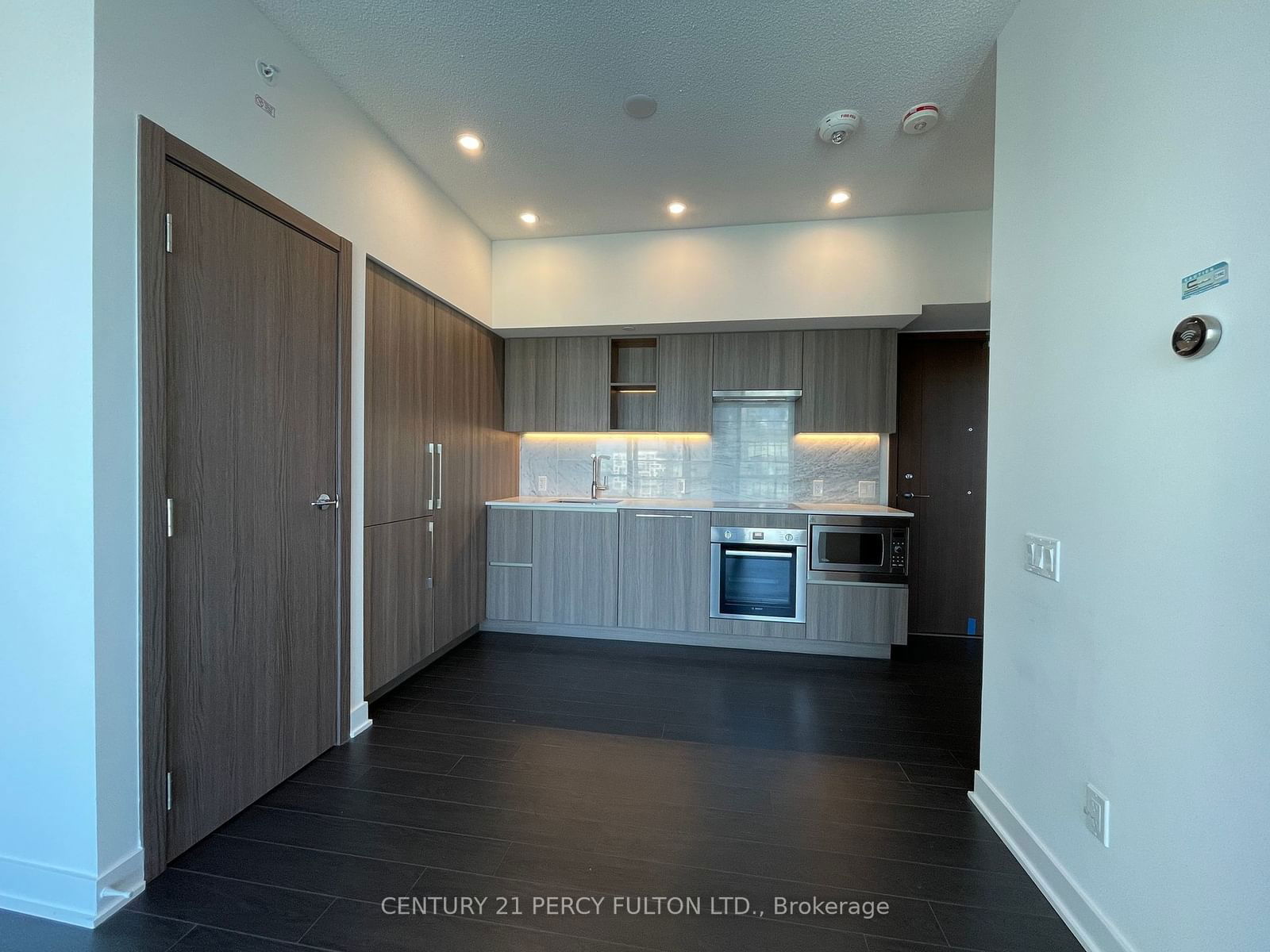 Condo for lease at 2105-19 Bathurst Street, Toronto, Waterfront Communities C1, M5V 0N2 - MLS: C11907255