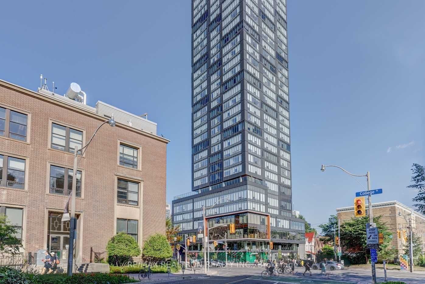 Condo for lease at 902-203 College Street, Toronto, Kensington-Chinatown, M5T 1P9 - MLS: C11907655