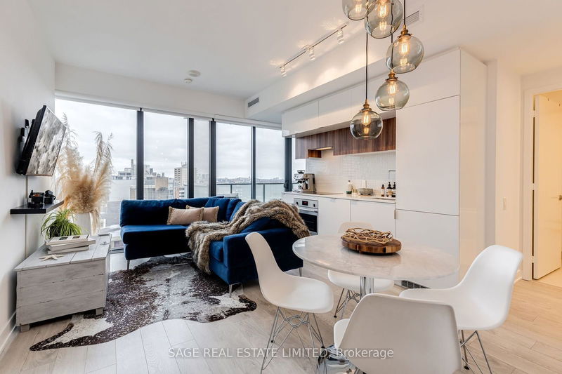 home for sale on 1106-185 Roehampton Avenue