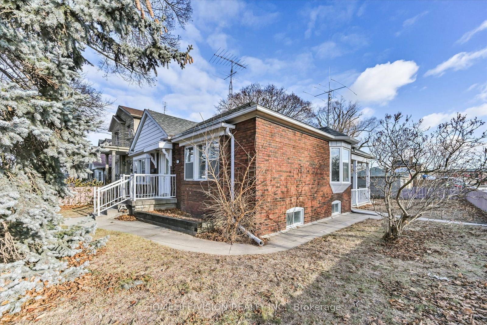 Detached House sold at 127 Randolph Road, Toronto, Leaside, M4G 3S3 - MLS: C11908247