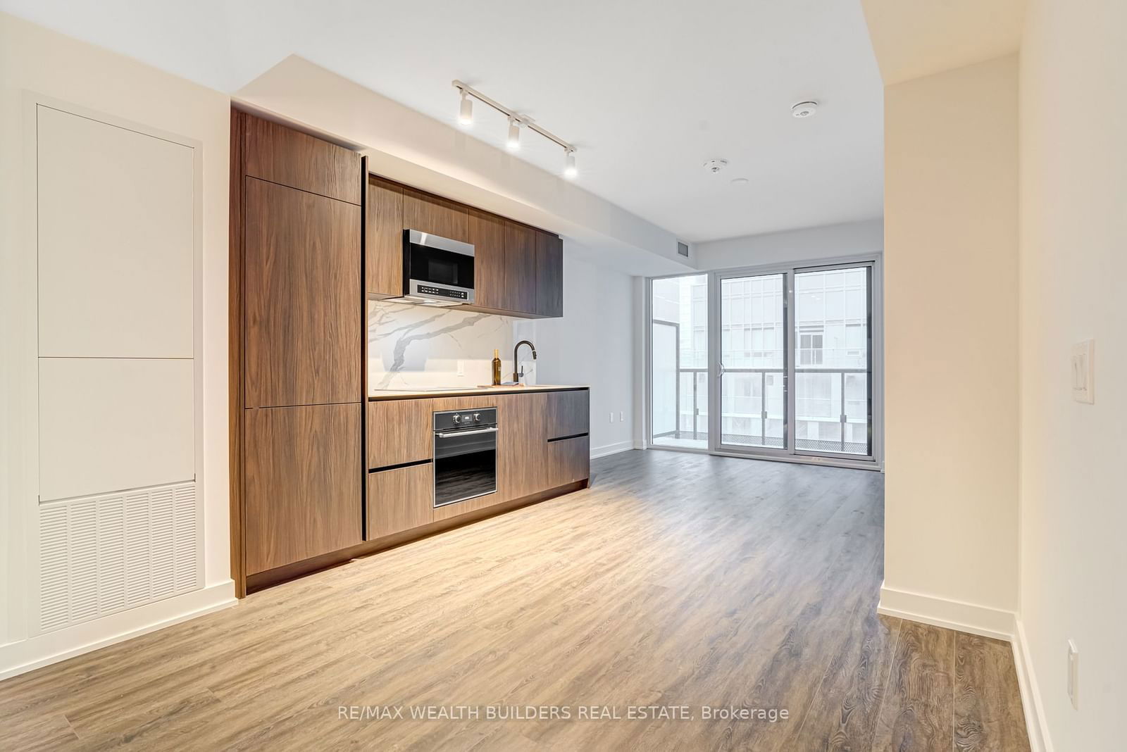 Condo for lease at 522N-117 Broadway Avenue, Toronto, Mount Pleasant West, M4P 1V3 - MLS: C11908683