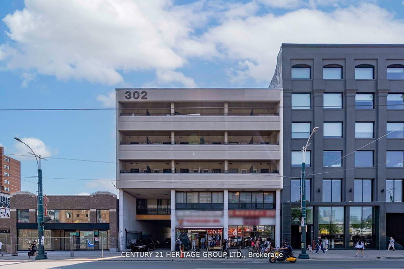 home for lease on 305-302 Spadina Avenue E