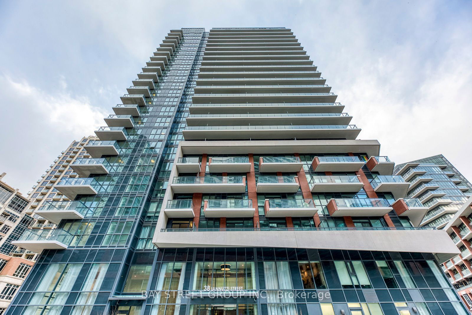 Condo leased at 1811-38 Iannuzzi Street, Toronto, Niagara, M5V 0S2 - MLS: C11910137