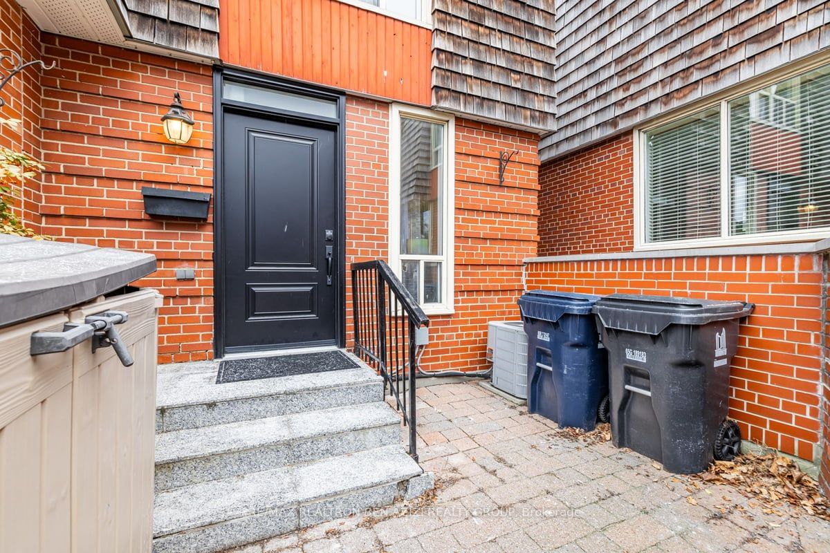 Townhouse for sale at 4-75 upper canada Drive, Toronto, St. Andrew-Windfields, M2P 2A2 - MLS: C11910366