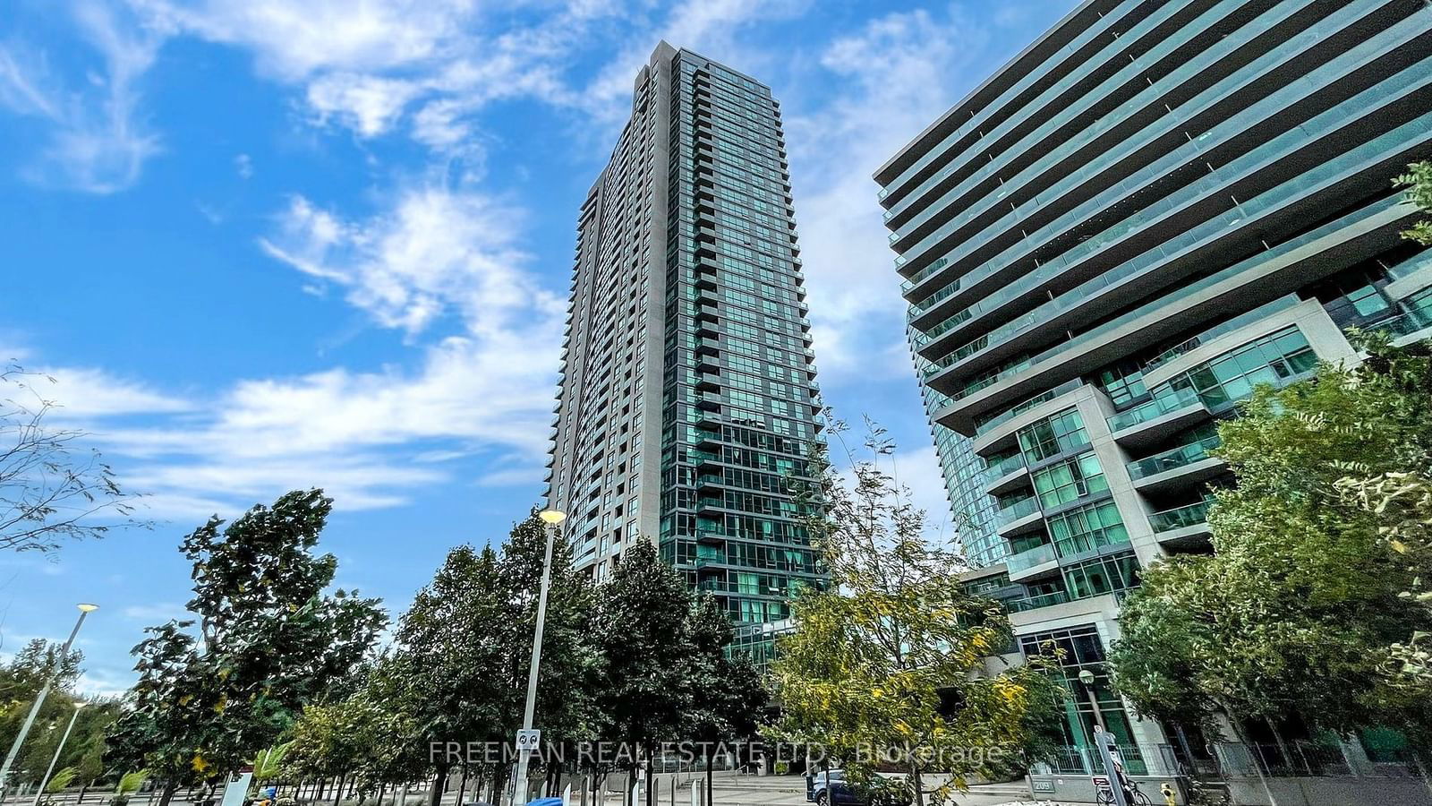 Condo leased at 417-215 Fort York Boulevard, Toronto, Waterfront Communities C1, M5V 4A2 - MLS: C11911027