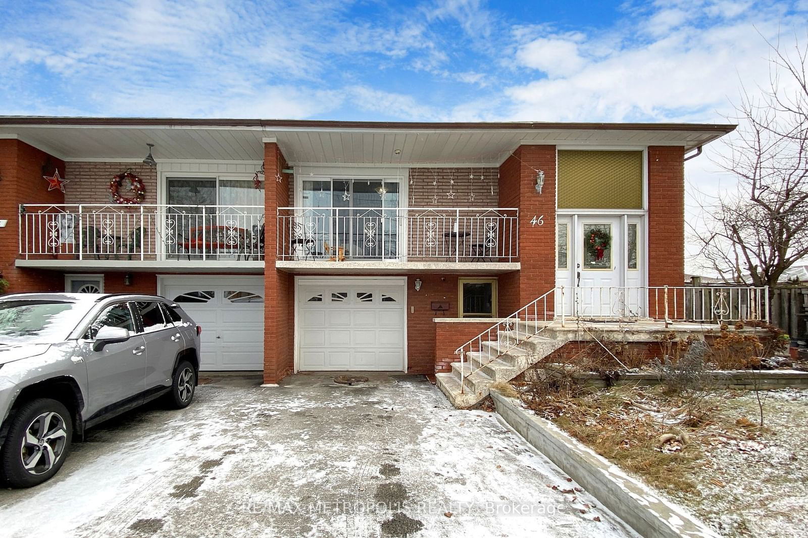 Semi-Detached House sold at 46 Bowhill Crescent, Toronto, Pleasant View, M2J 3S2 - MLS: C11911059