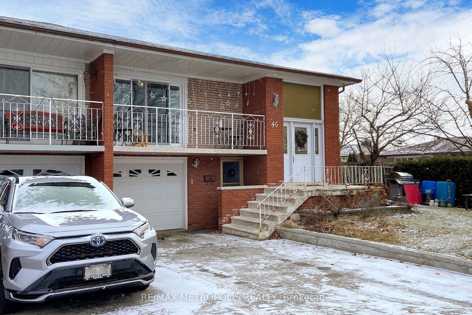 Semi-Detached House sold at 46 Bowhill Crescent, Toronto, Pleasant View, M2J 3S2 - MLS: C11911059