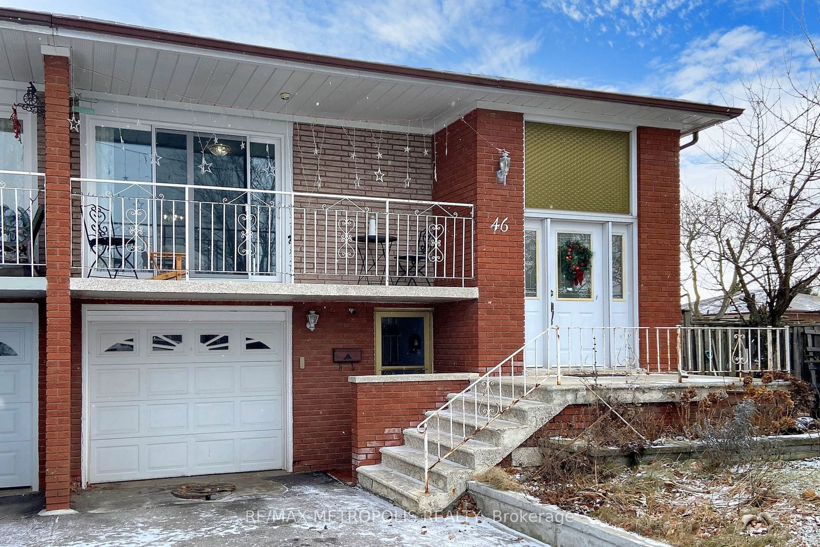 Semi-Detached House sold at 46 Bowhill Crescent, Toronto, Pleasant View, M2J 3S2 - MLS: C11911059