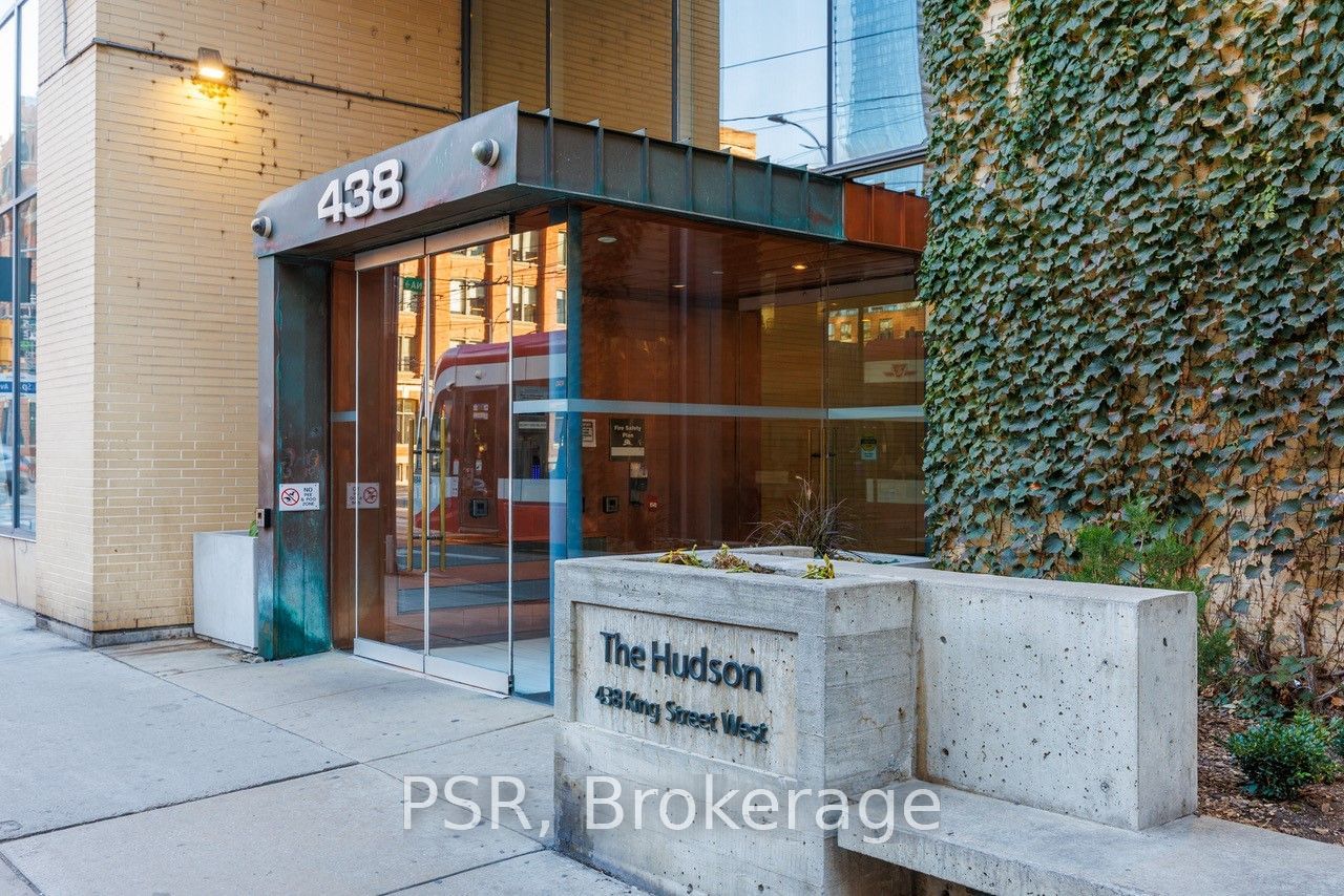 Condo sold at 612-438 King Street, Toronto, Waterfront Communities C1, M5V 3T9 - MLS: C11911209