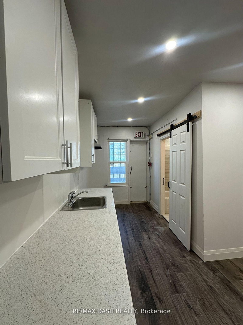 4FL - 565 Yonge St, Toronto, M4Y 1Z2 | Image 2