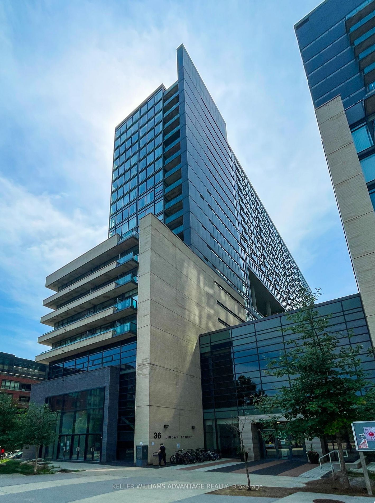 Condo for lease at 903-36 Lisgar Street, Toronto, Little Portugal, M6J 0C7 - MLS: C11911726