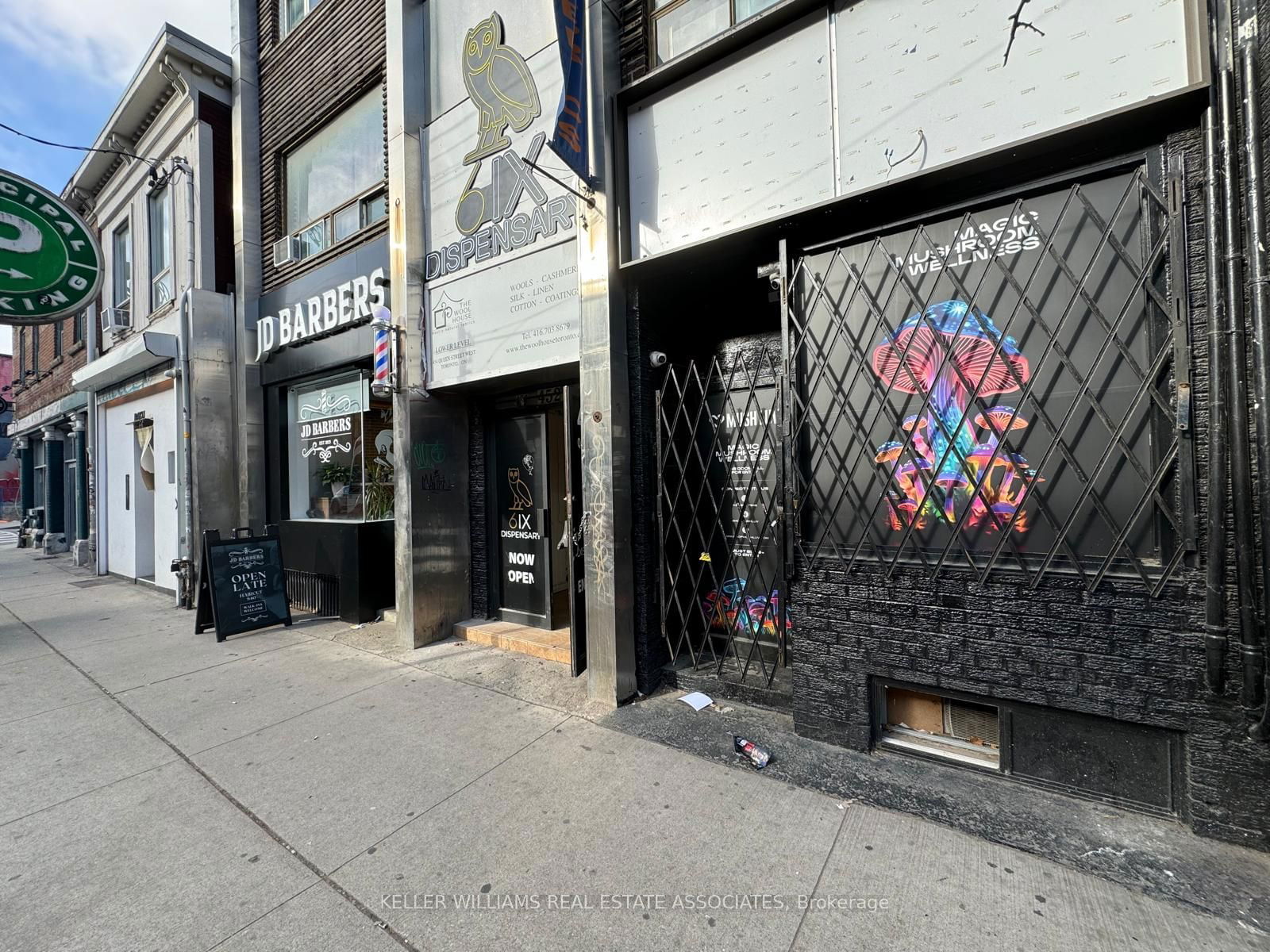 Commercial/Retail leased at 452 Queen Street, Toronto, Kensington-Chinatown, M5V 2A8 - MLS: C11912114