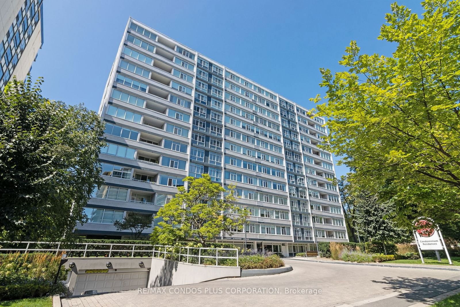 Building at 500 Avenue Road, Toronto, Casa Loma