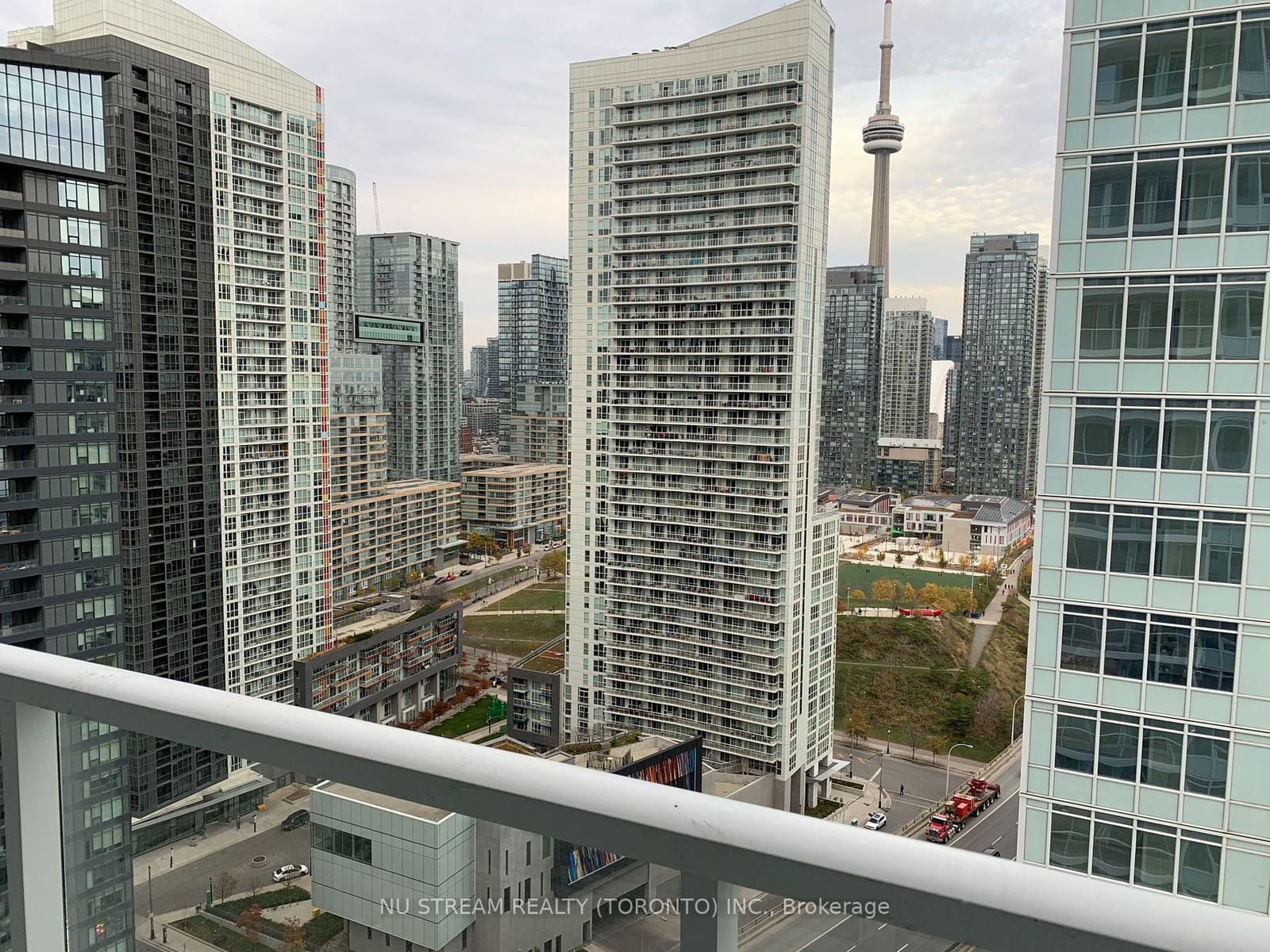 Condo for lease at 2909-19 Bathurst Street, Toronto, Waterfront Communities C1, M5V 0N2 - MLS: C11912724