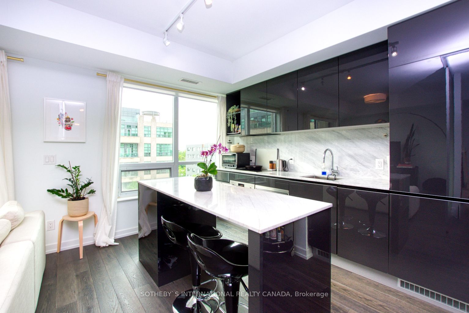 Condo for sale at 504-377 Madison Avenue, Toronto, Casa Loma, M4V 3E1 - MLS: C11912968