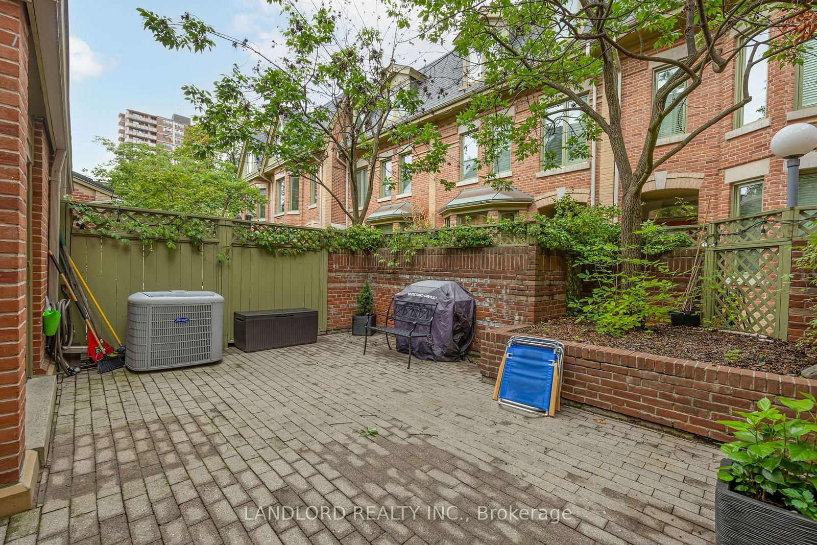 Townhouse leased at 4-38 Earl Street, Toronto, North St. James Town, M4Y 1M3 - MLS: C11913175