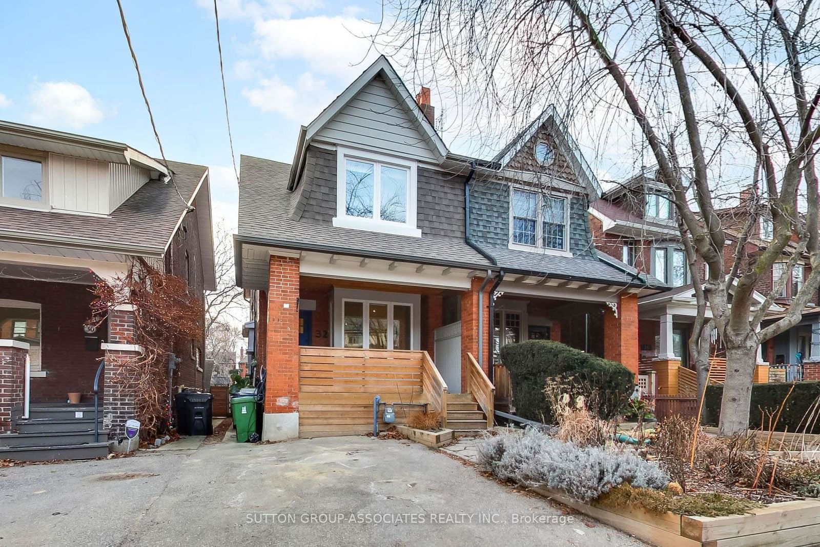 Semi-Detached House sold at 32 Appleton Avenue, Toronto, Oakwood Village, M6E 3A5 - MLS: C11913633