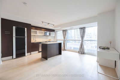 Condo for sale at 819-386 Yonge Street, Toronto, Bay Street Corridor, M5B 0A5 - MLS: C11913642