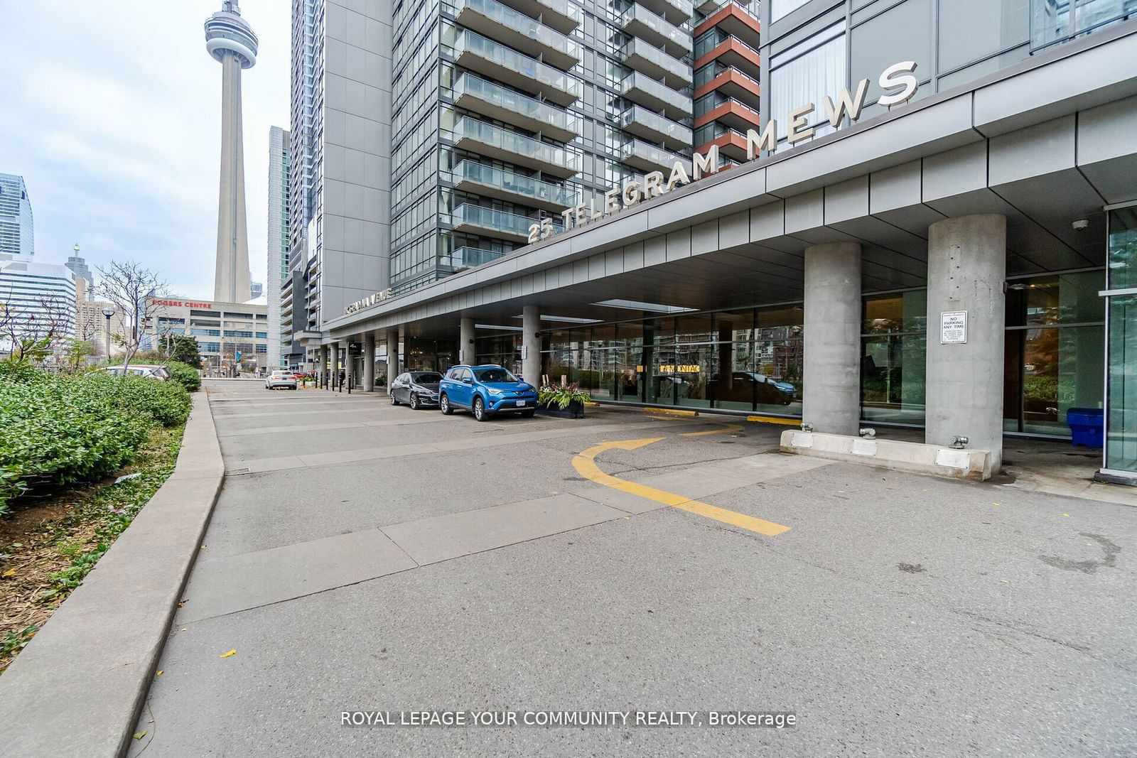 Condo for sale at 4803-25 Telegram Mews, Toronto, Waterfront Communities C1, M5V 3Z1 - MLS: C11913777