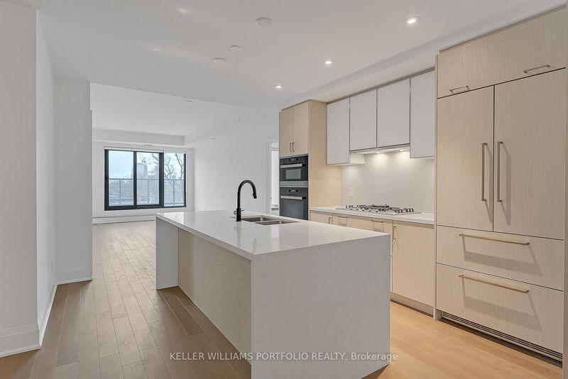 home for lease on 415-280 Howland Avenue