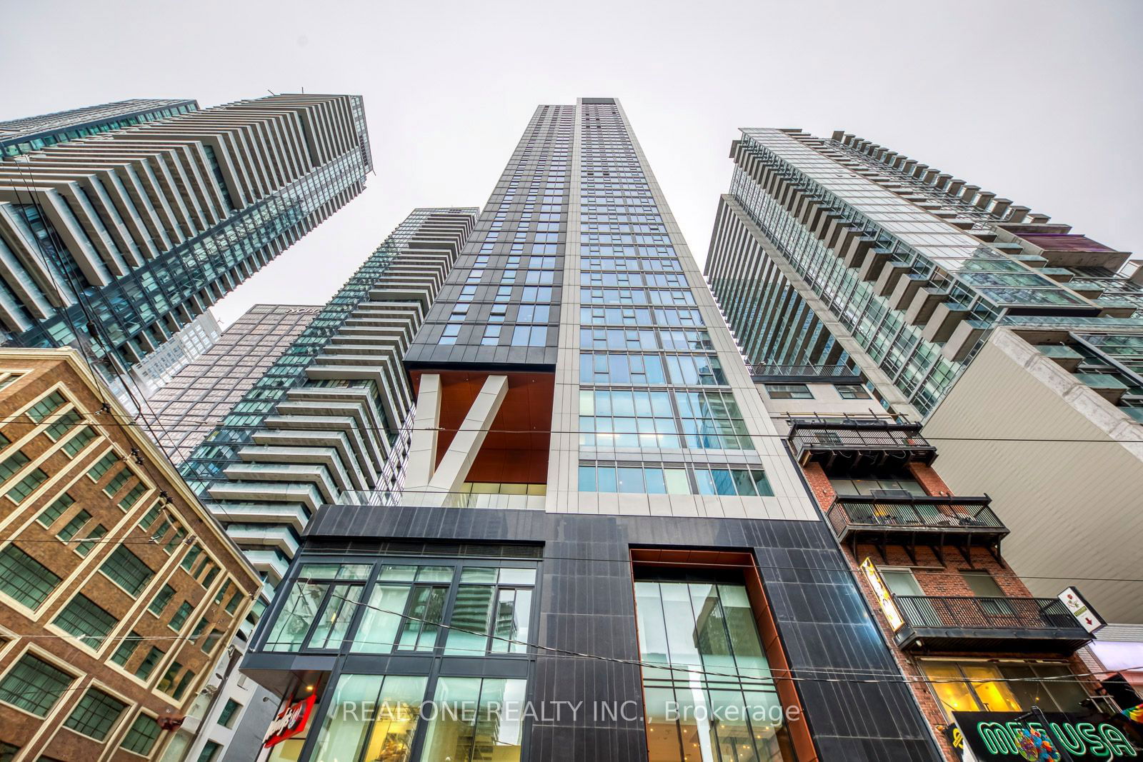 Condo for lease at 201-357 King Street, Toronto, Waterfront Communities C1, M5V 1K1 - MLS: C11914165