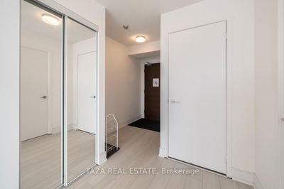 Unit 1106 — 21 Iceboat Terr, Toronto - Waterfront Communities C1 image-0-1