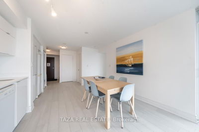 Unit 1106 — 21 Iceboat Terr, Toronto - Waterfront Communities C1 image-0-2
