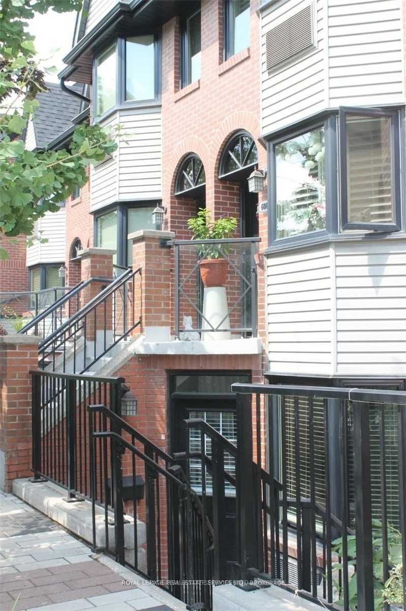 Townhouse for lease at 608A Wellington Street, Toronto, Niagara, M5V 2X5 - MLS: C11914744