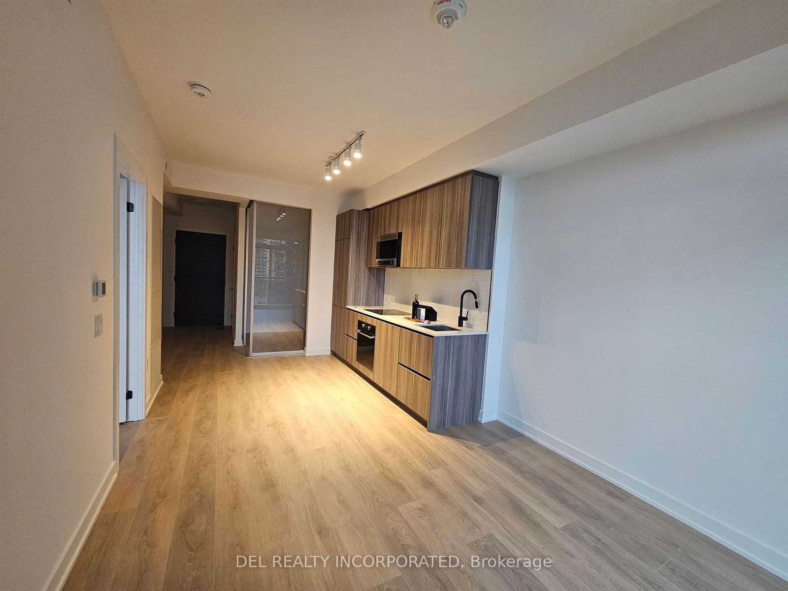 Condo for lease at 1608-117 Broadway Way, Toronto, Mount Pleasant West, M4P 1V3 - MLS: C11915476