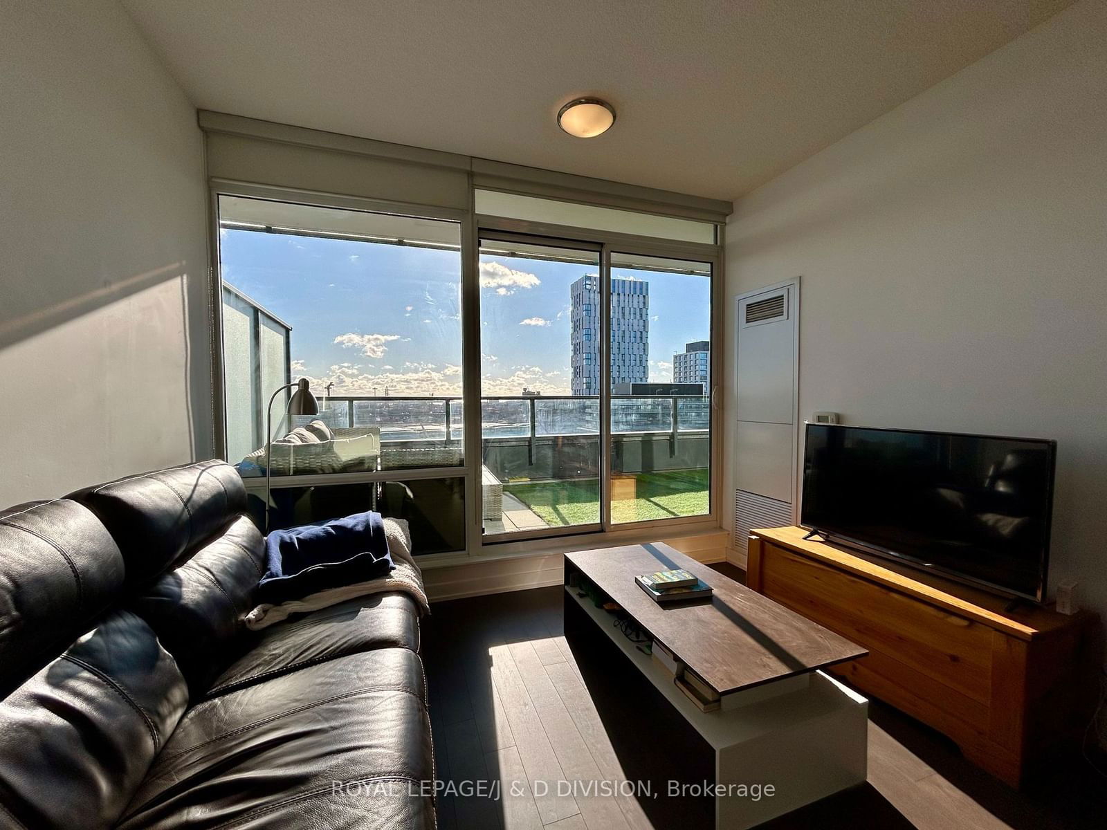 Condo leased at S805-120 Bayview Avenue, Toronto, Waterfront Communities C8, M5A 0G4 - MLS: C11915797