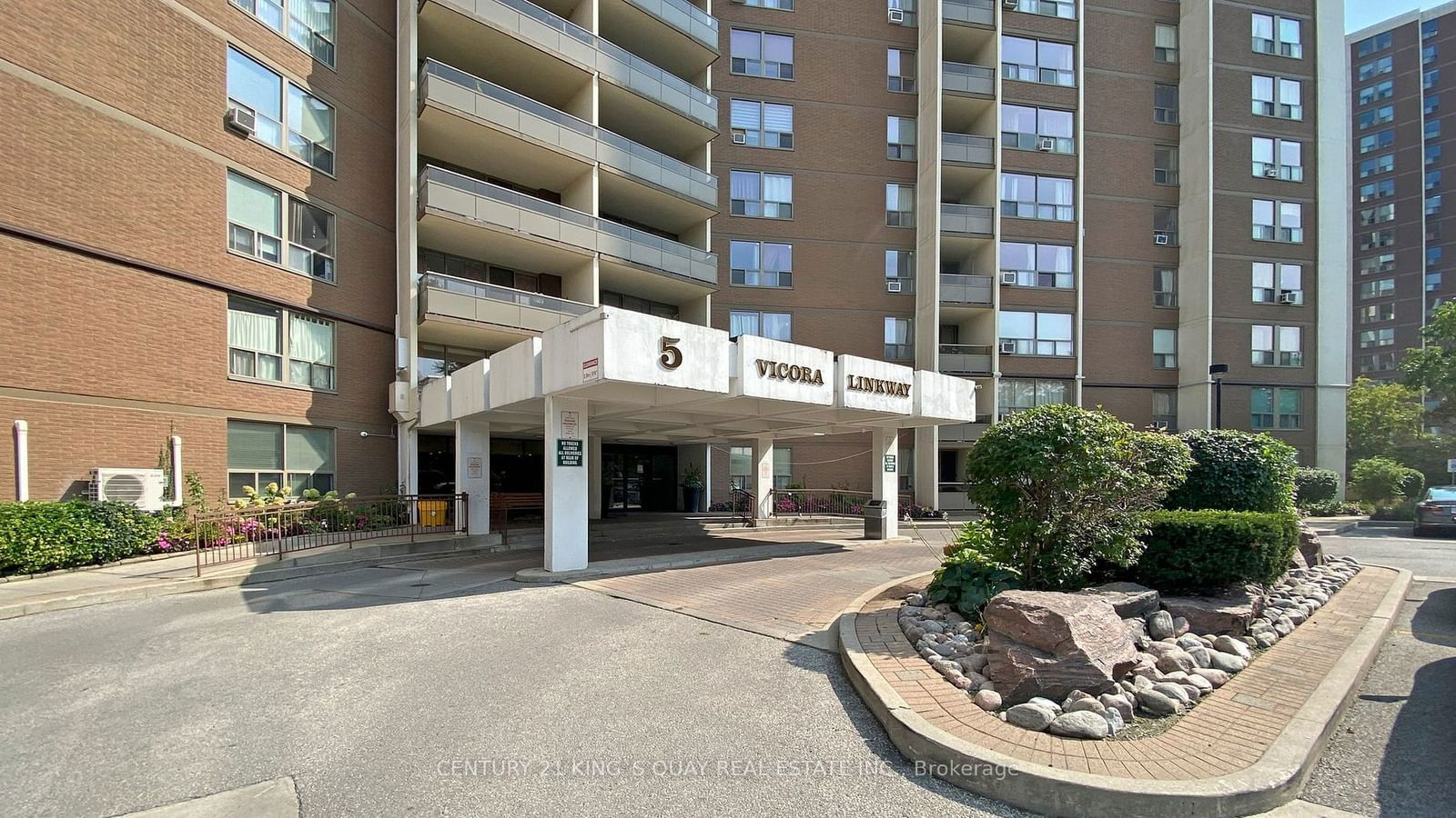 Condo for sale at 303-5 Vicora Linkway, Toronto, Flemingdon Park, M3C 1A4 - MLS: C11916062